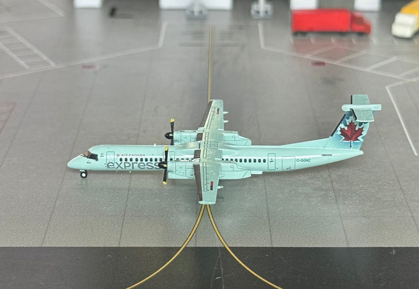 1:400 Air Canada Express Dash 8 Q400 3D Design Deck