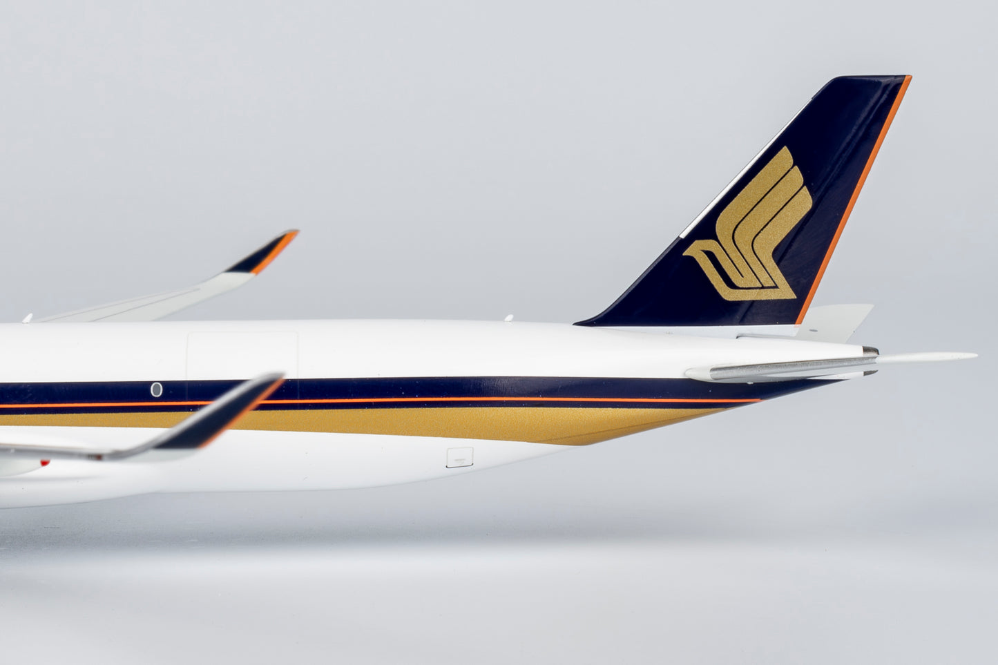 1:400 Singapore Airlines A350F NG Models. Fantasy Livery**