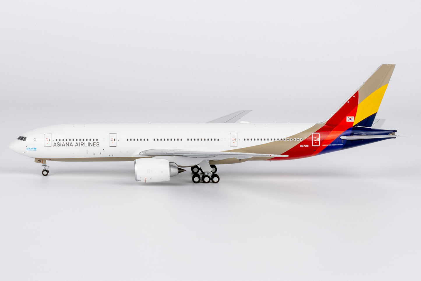 1:400 Asiana Airlines B777-200ER HL7791 NG Models
