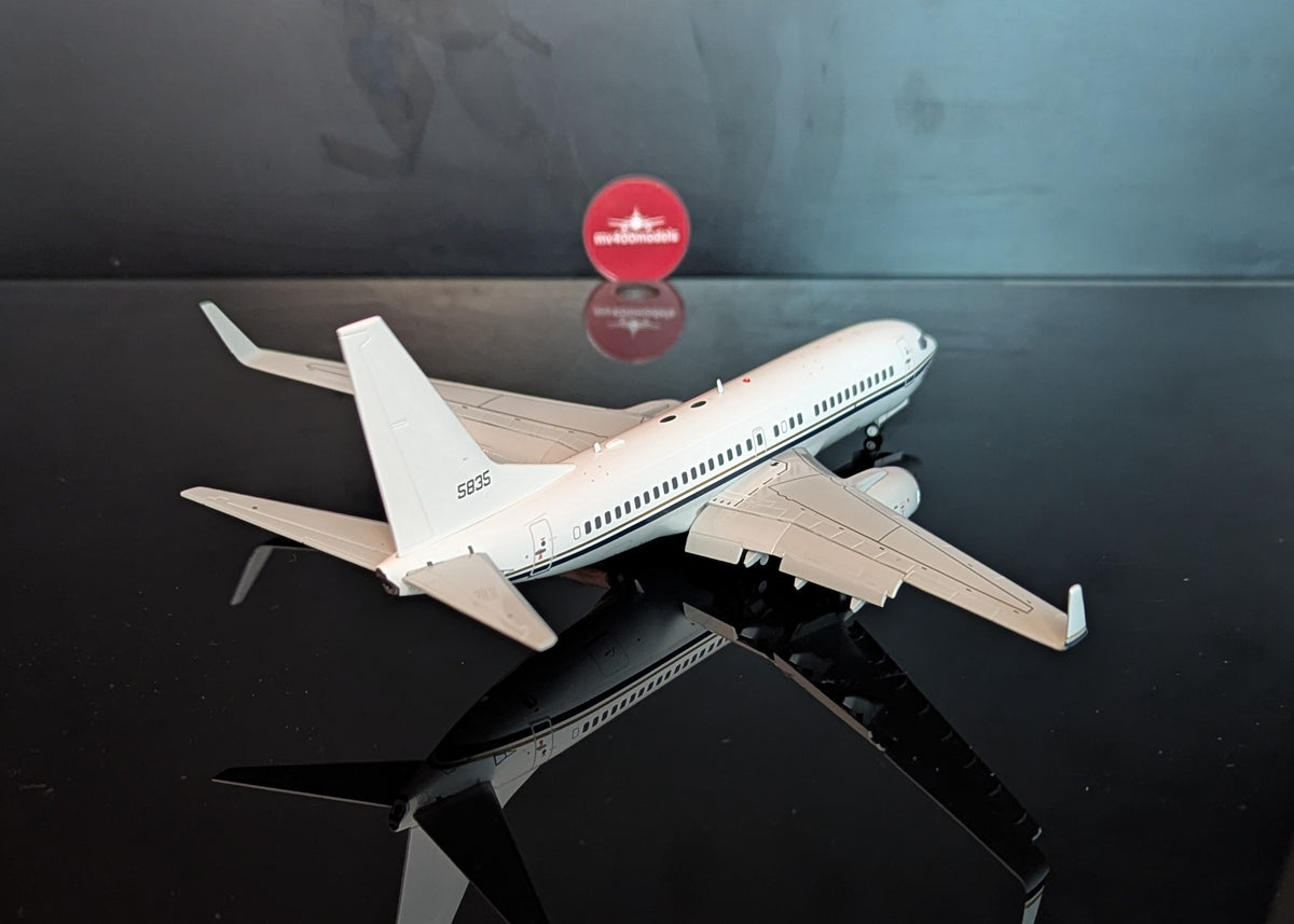1:200 United States Navy B737-7AFC C-40A JC Wings Flaps Down*