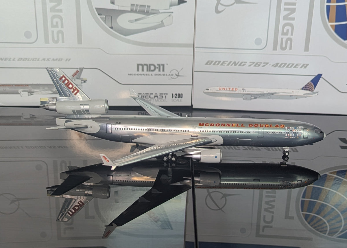 1:200 McDonnell Douglas House Colors MD-11 “Polished” JC Wings