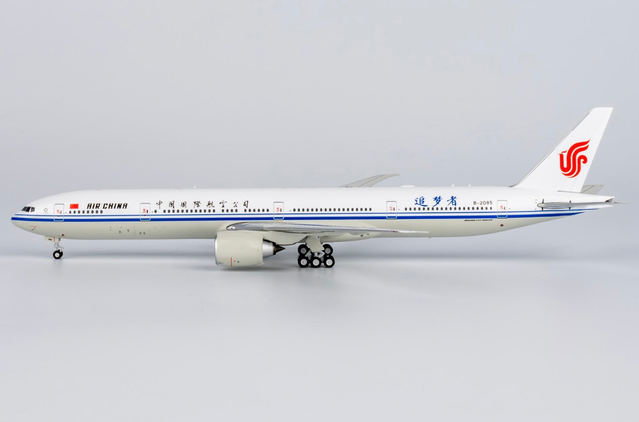 1:400 Air China B777-300ER B-2085 “Dream Pursuer” NG Models