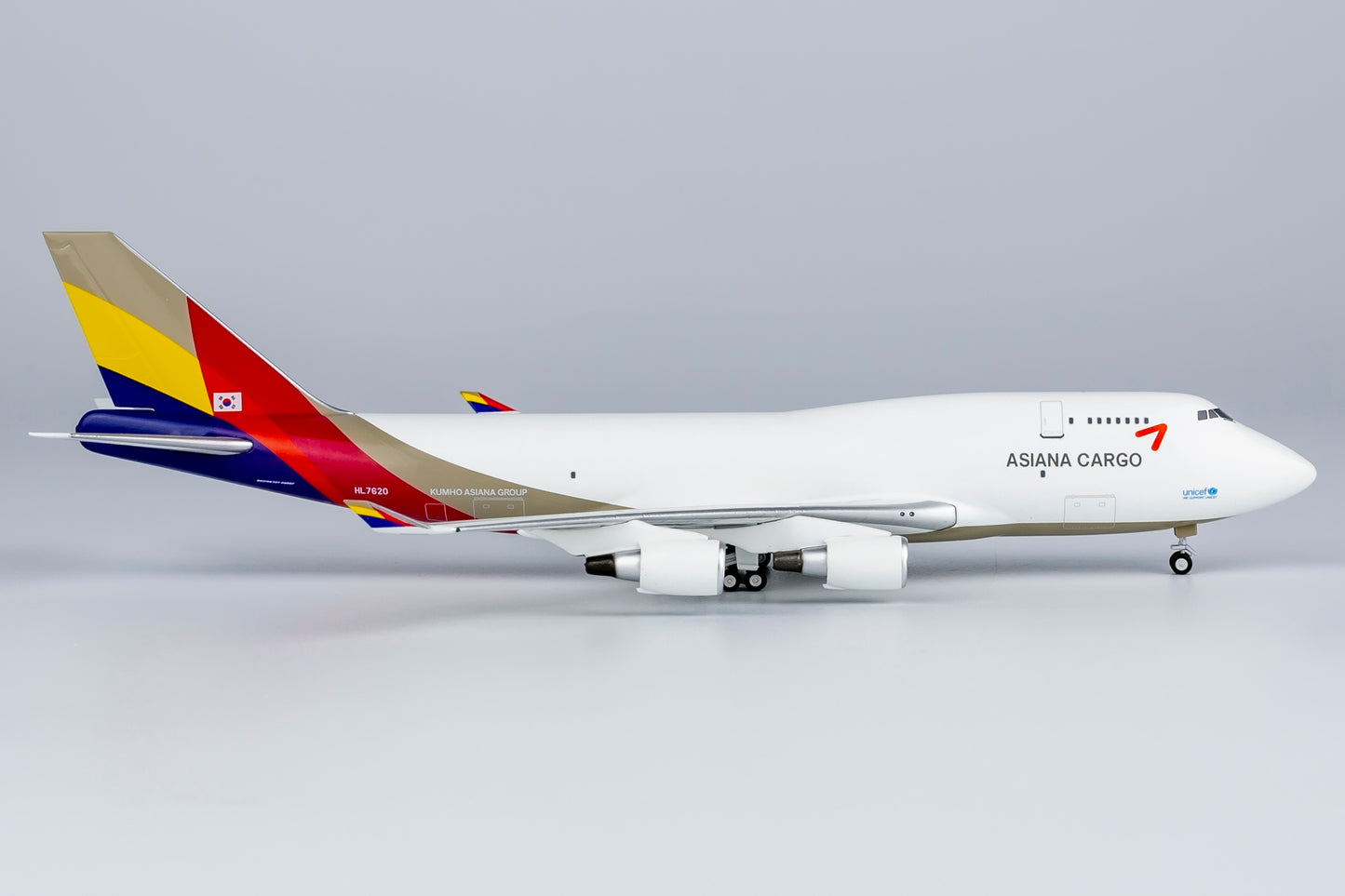 1:400 Asiana Cargo 747-400BDSF HL7620 NG LITE