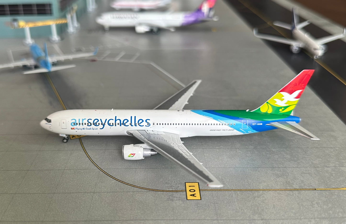 1:400 Air Seychelles B767-300ER Phoenix Models