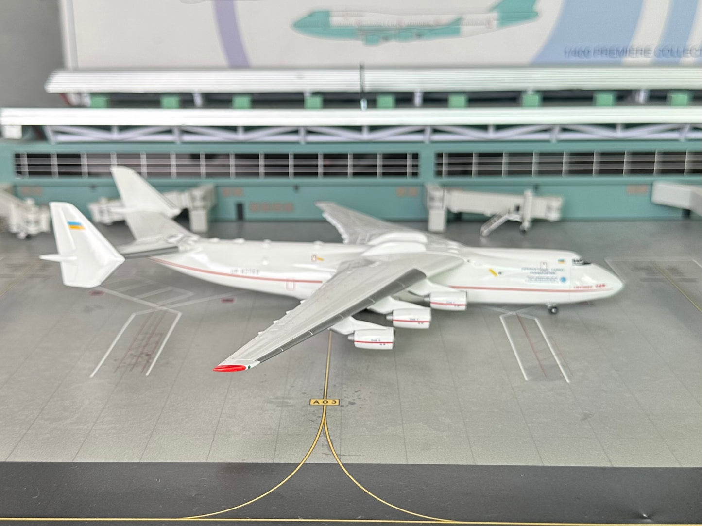 1:400 Antonov Airlines AN-225 “Mriya” Herpa Wings