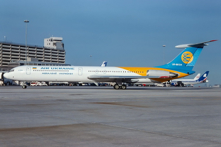 Pre-order 1:400 Air Ukraine IL-62M Phoenix Models