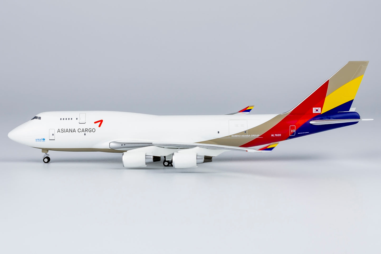 1:400 Asiana Cargo 747-400BDSF HL7620 NG LITE