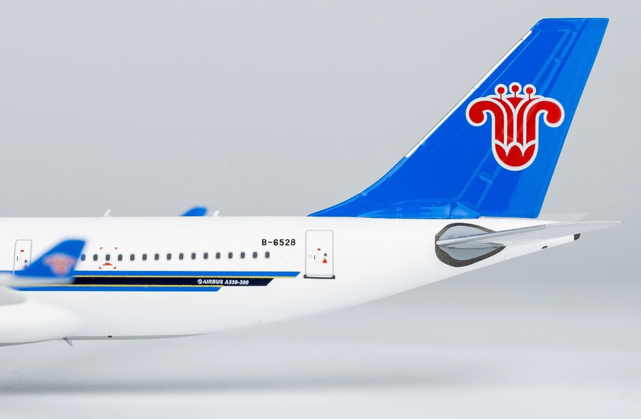 1:400 China Southern Airlines A330-200 B-6528 NG Models ULTIMATE COLLECTION