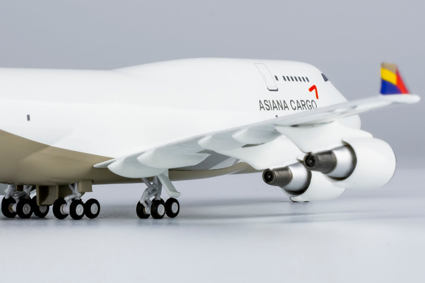1:400 Asiana Airlines 747-400BDSF HL7421 NG LITE