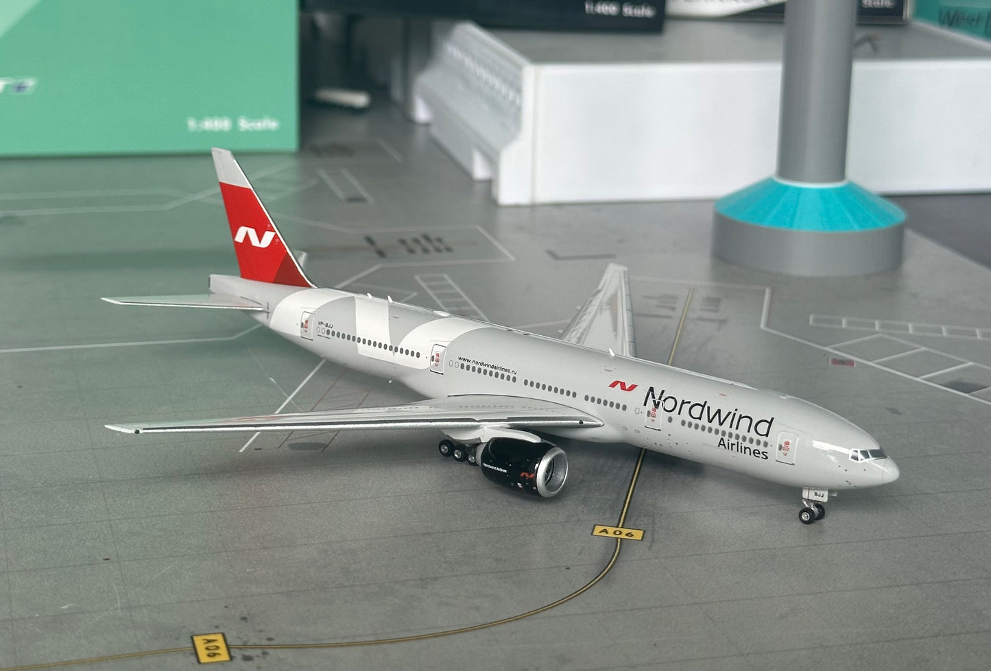 1:400 Nordwind Airlines B777-200ER Phoenix Models