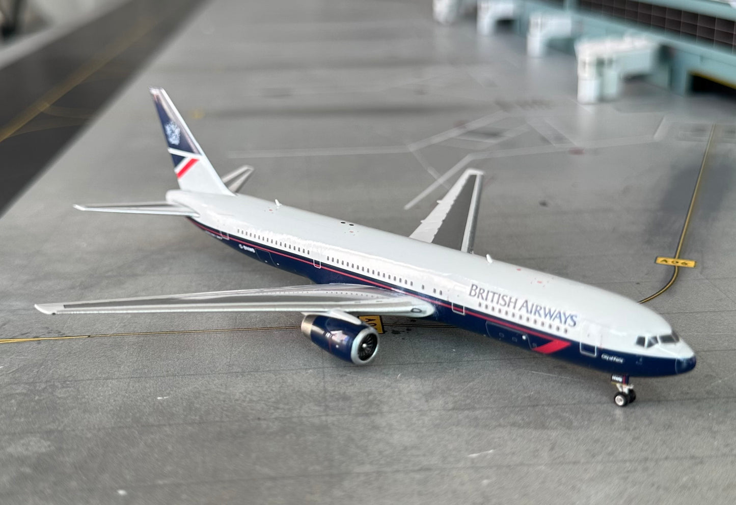 1:400 British Airways B767-300ER “City of Paris” Phoenix Models