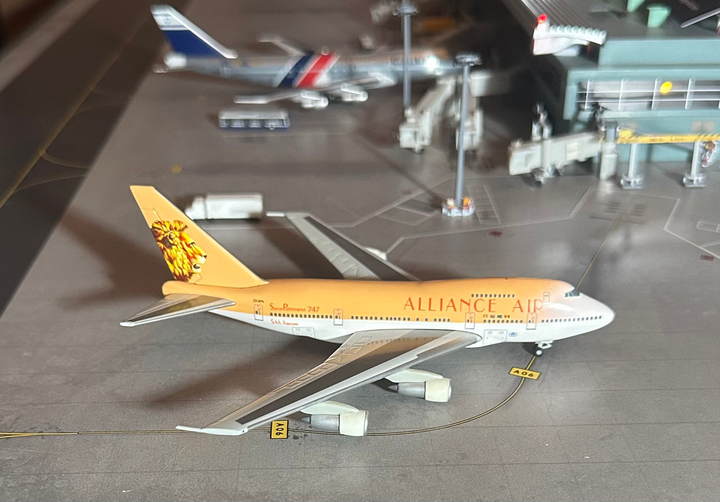 1:400 Alliance Air B747SP Herpa Wings