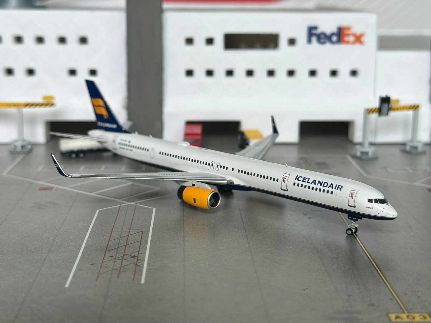 1:400 Icelandair B757-300 TF-FIX NG Models