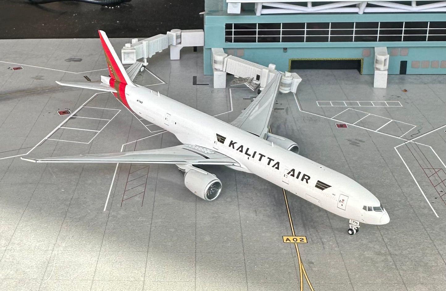 1:400 Kalitta Air B777-300ERF Gemini Jets