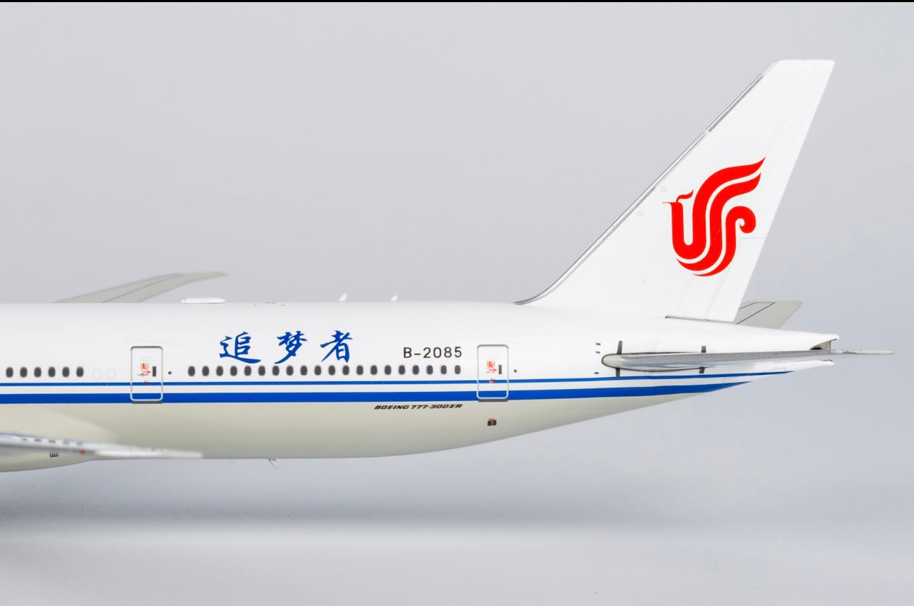 1:400 Air China B777-300ER B-2085 “Dream Pursuer” NG Models
