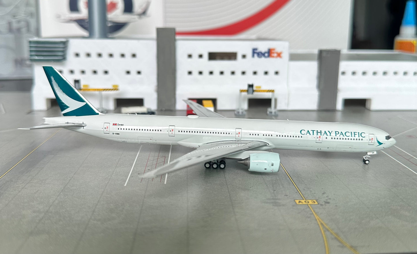 1:400 Cathay Pacific B777-300 B-HNN NG Models
