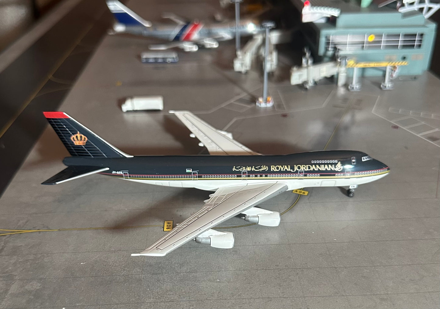 1:400 Royal Jordanian B747-200 Dragon Wings