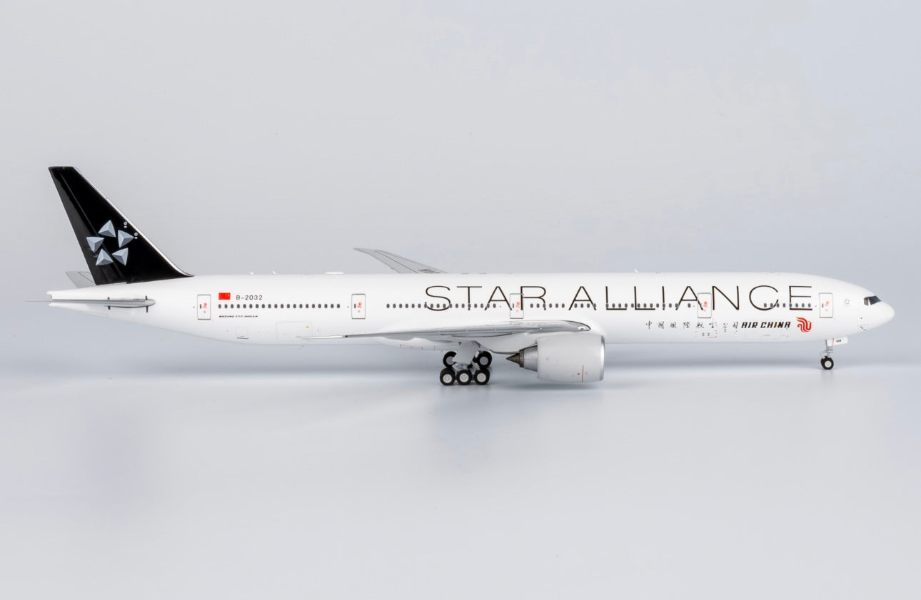 1:400 Air China B777-300ER “Star Alliance” B-2032 NG Models