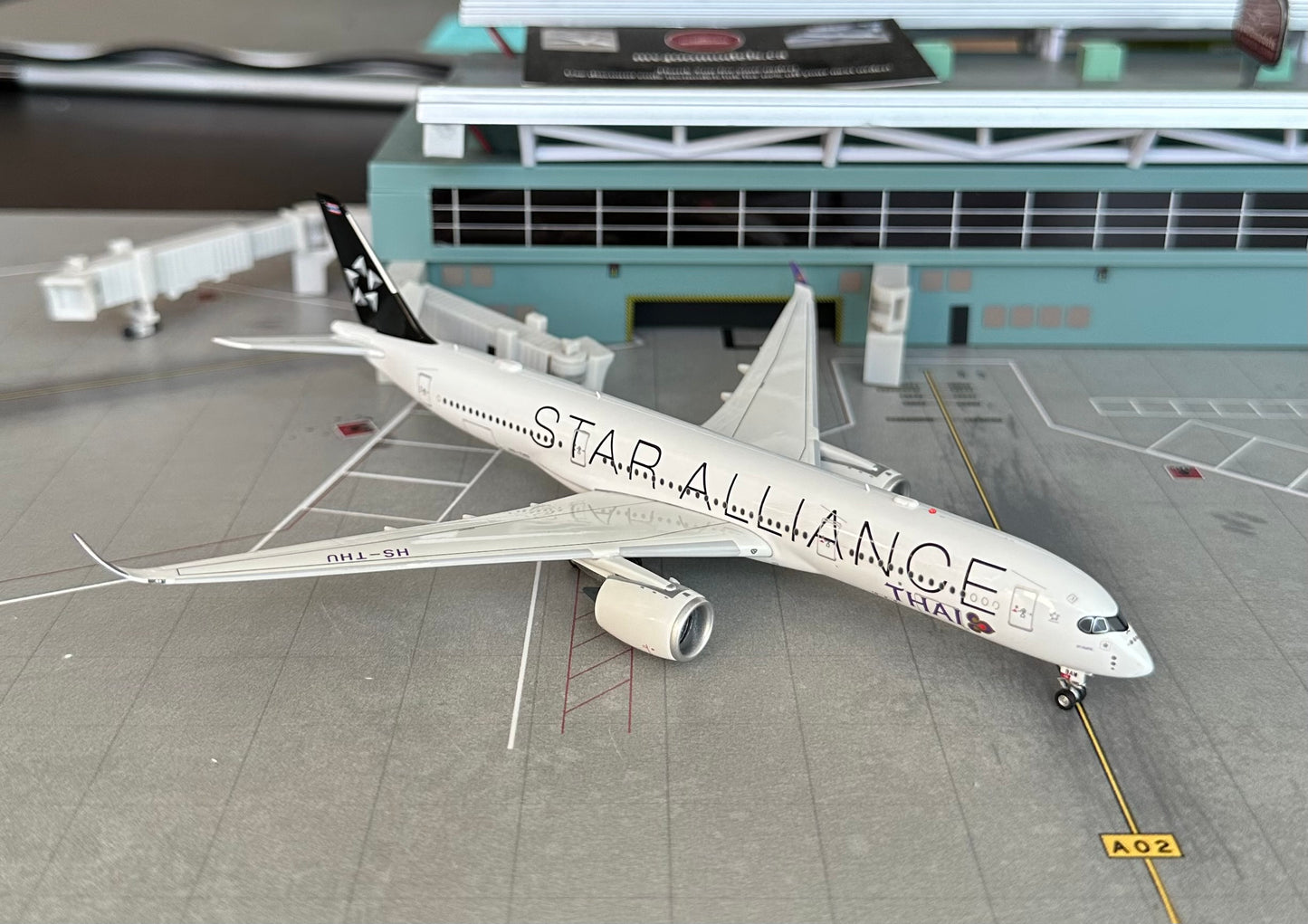 1:400 Thai Airways A350-900 “Star Alliance” detachable gear Aviation 400