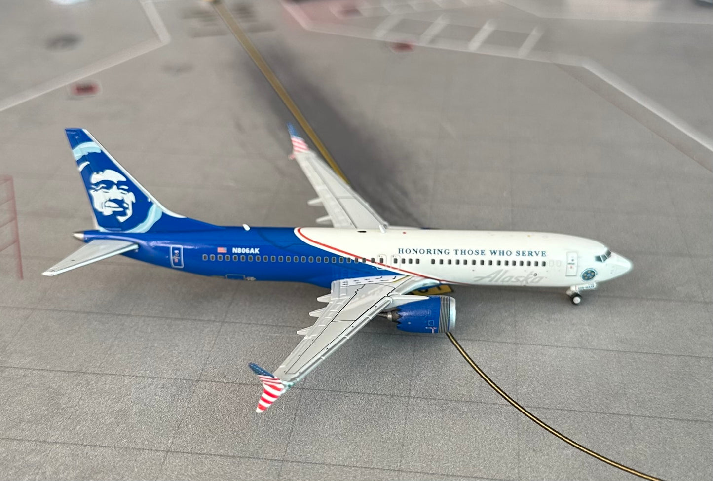 1:400 Alaska Airlines B737 Max 8 "Honoring those who Serve" Gemini Jets