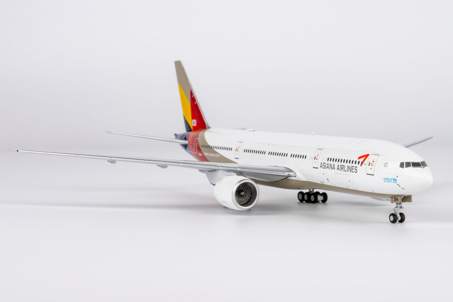 1:400 Asiana Airlines B777-200ER HL8254 NG Models