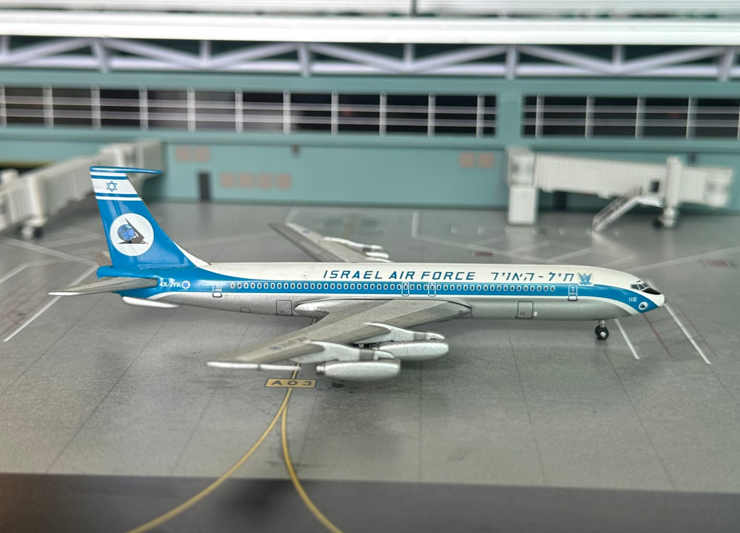 1:400 Israel Air Force B707-300 Aeroclassics