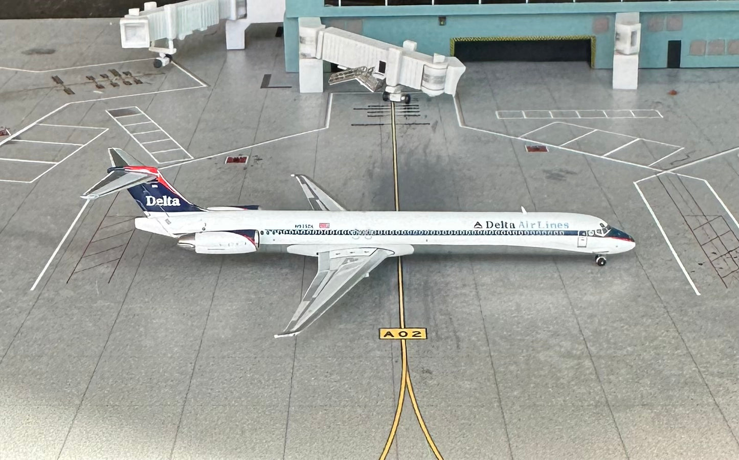 1:400 Delta Air Lines MD-88 "Interim Livery" Gemini Jets