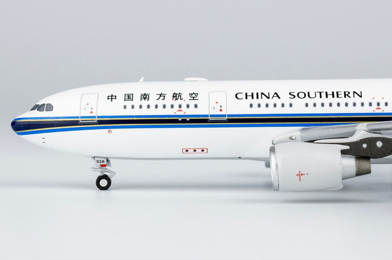 1:400 China Southern Airlines A330-200 B-6528 NG Models ULTIMATE COLLECTION