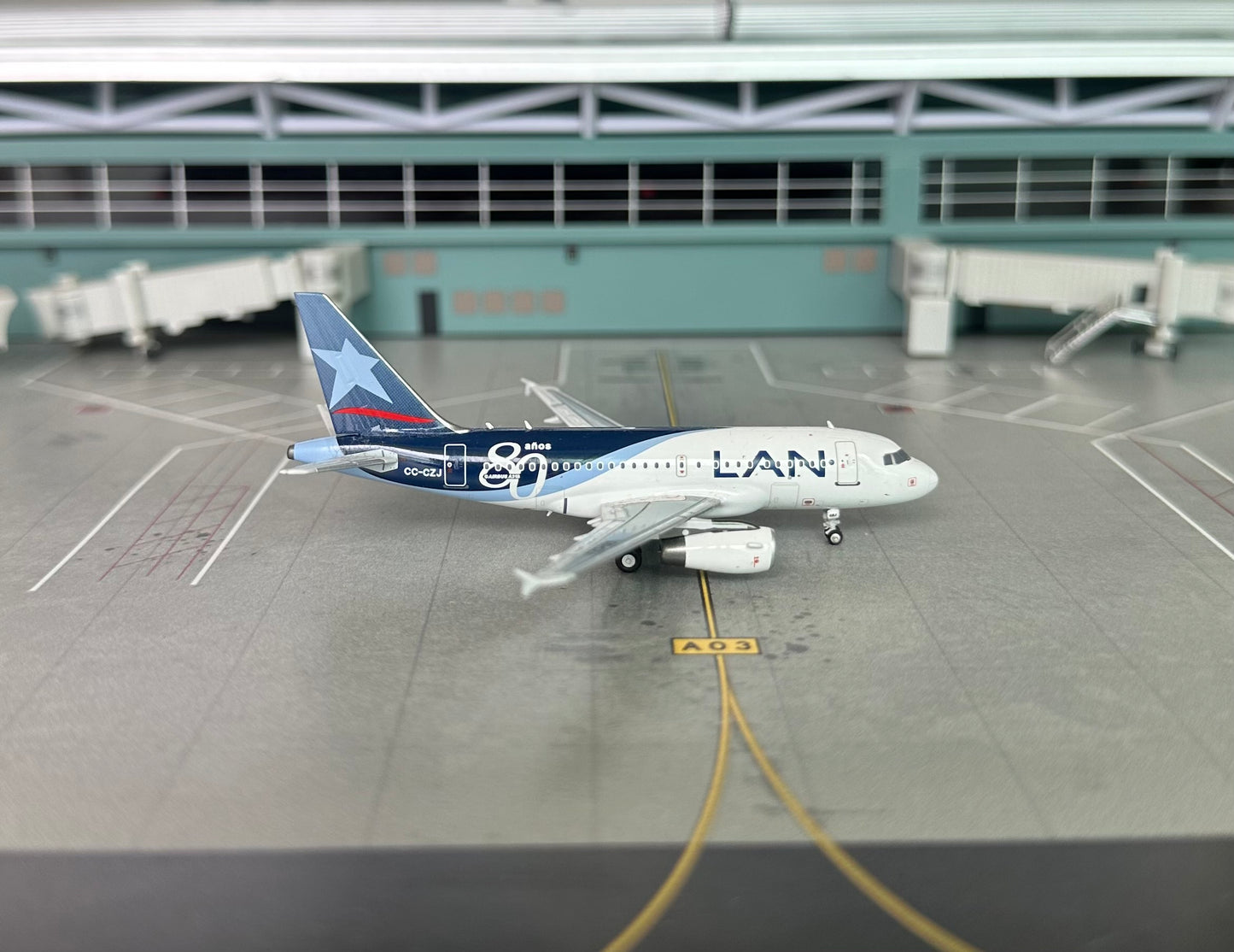 1:400 LAN A318-100 “80 anos” NG Models