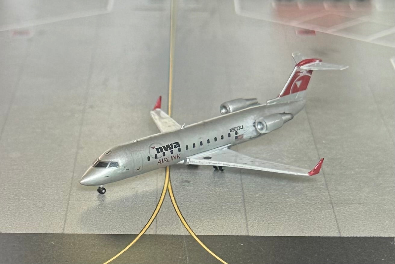 1:400 NorthWest Airlink CRJ-200 3D Design Deck