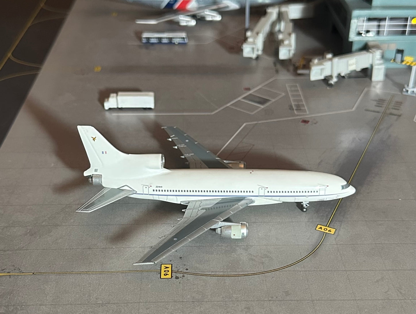 1:400 Royal Air Force Lockheed L-1011 Tristar Jet X