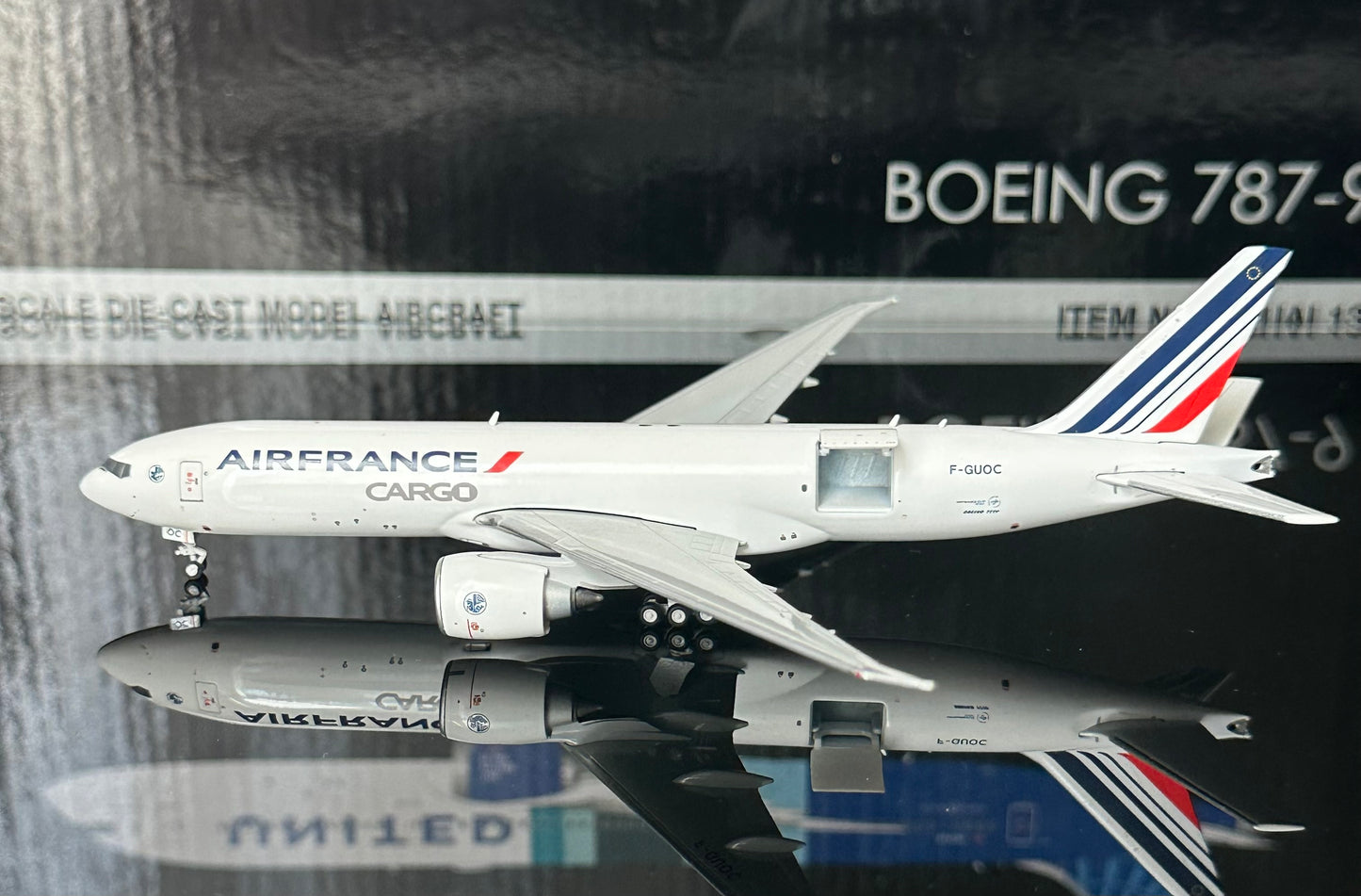 1:400 Air France Cargo B777-200LRF Interactive Series* Gemini Jets