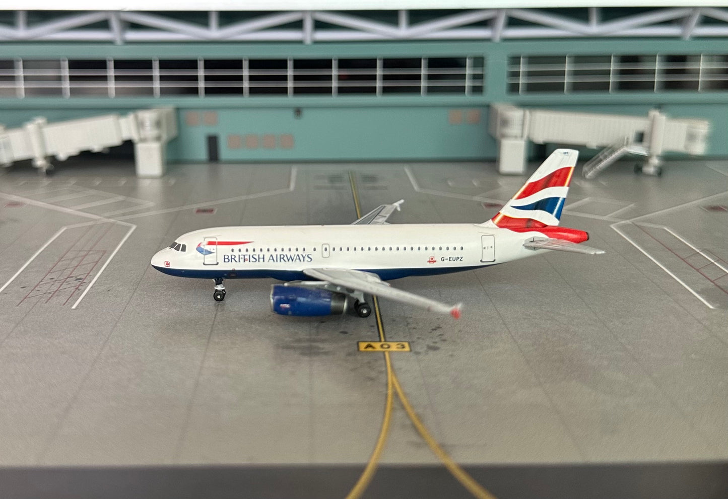 1:400 British Airways A319-100 G-EUPZ Aeroclassics