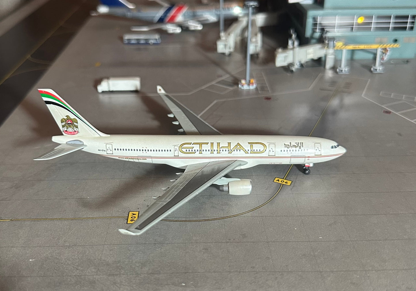 1:400 Etihad A330-200 Dragon Wings