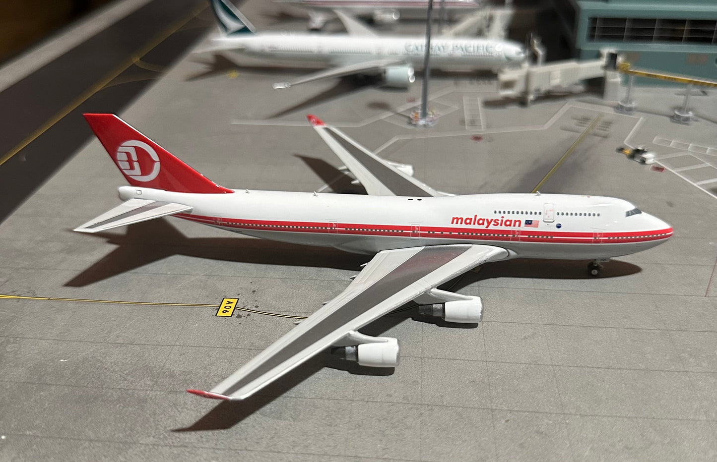 1:400 Malaysian Airlines B747-400 9M-MPP Phoenix Models