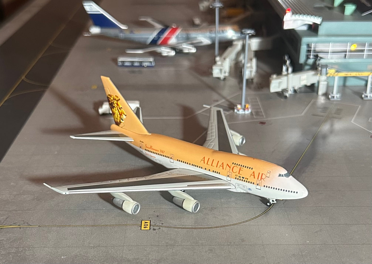 1:400 Alliance Air B747SP Herpa Wings