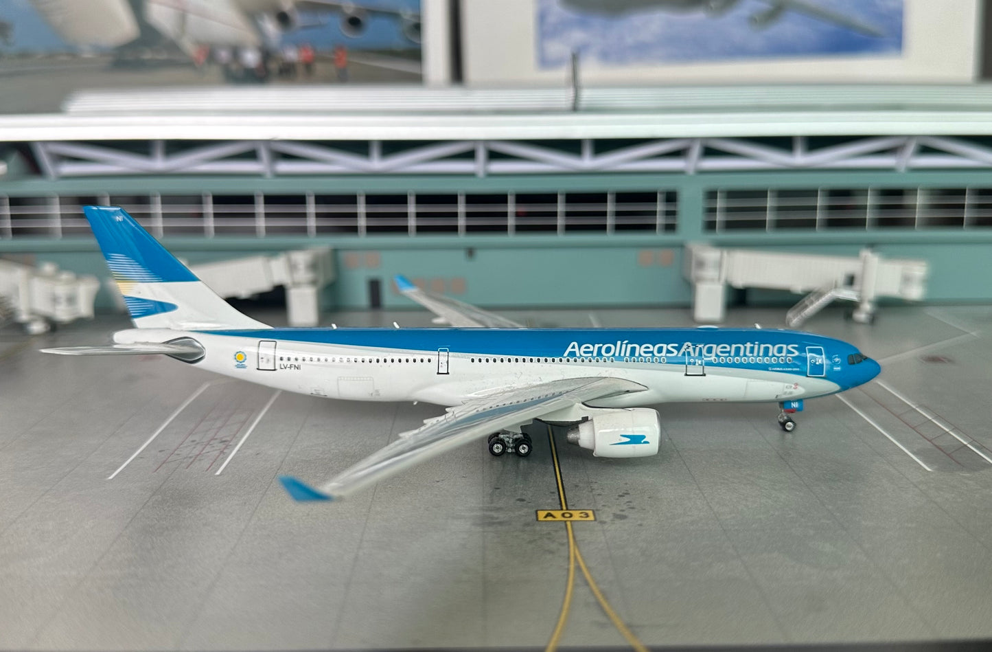 1:400 Aerolineas Argentinas A330-200 Phoenix Models