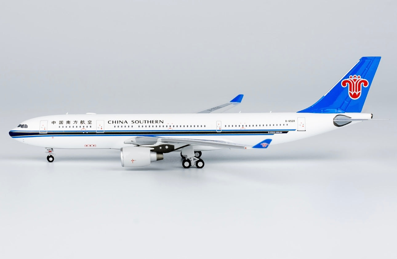 1:400 China Southern Airlines A330-200 B-6528 NG Models ULTIMATE COLLECTION