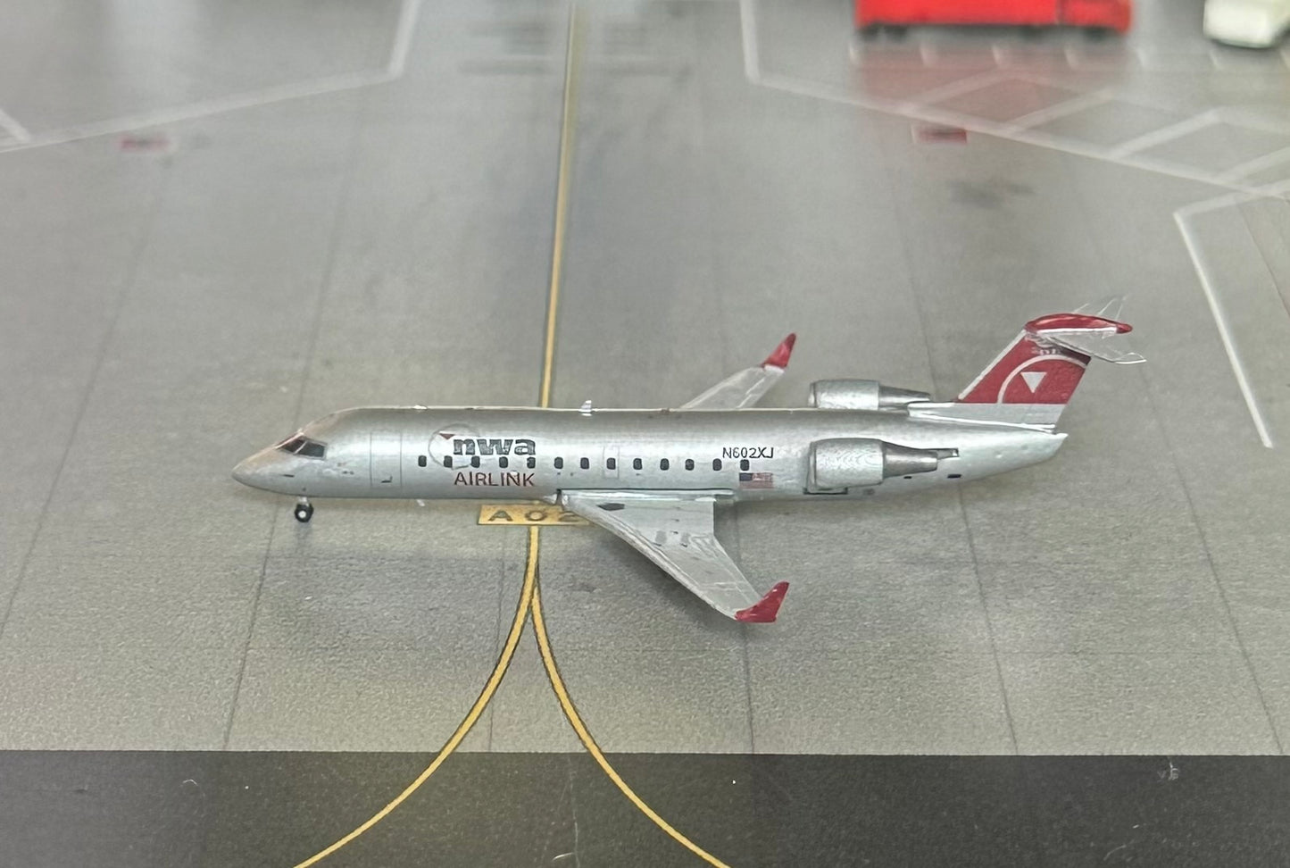 1:400 NorthWest Airlink CRJ-200 3D Design Deck