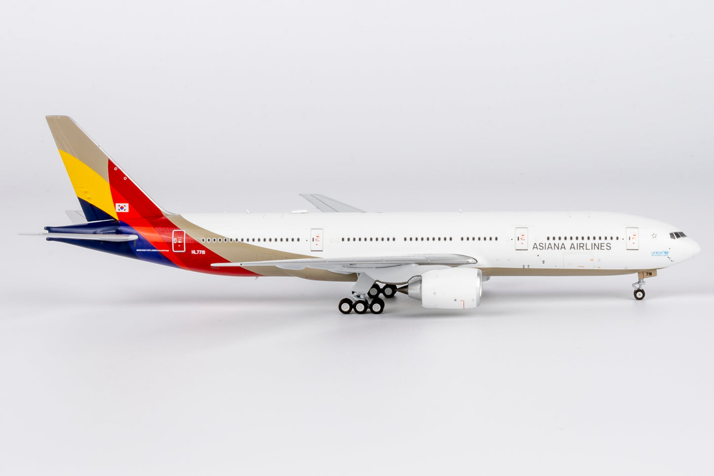 1:400 Asiana Airlines B777-200ER HL7791 NG Models