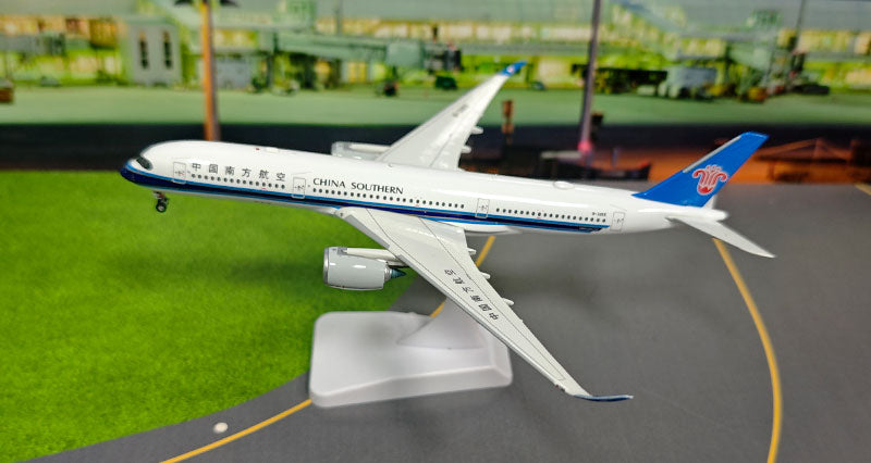 Pre-order 1:400 China Southern Airlines A350-900 B-32EE Aviation 400