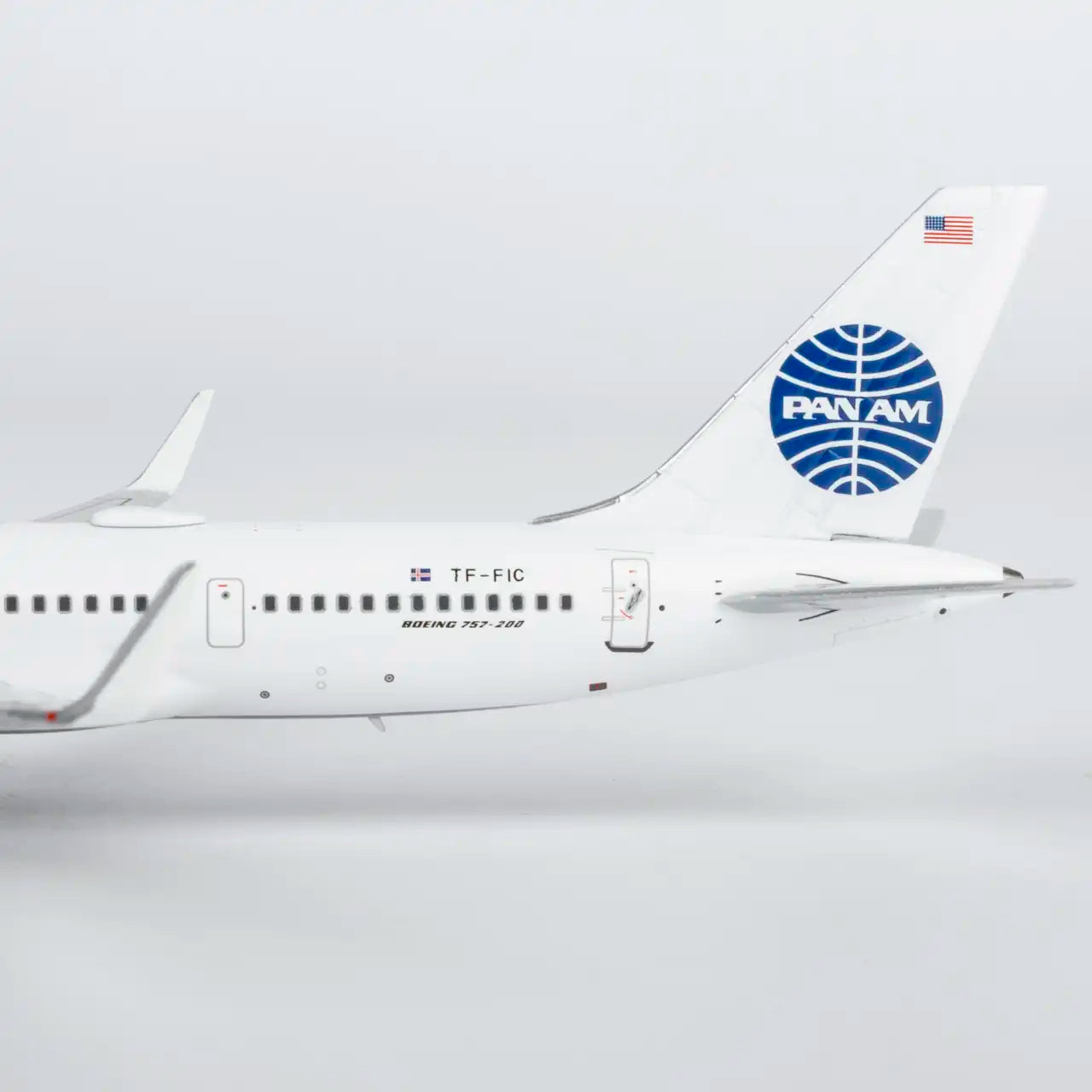 1:400 Icelandair B757-200 ”Criterion Travel's Pan Am livery” NG Models