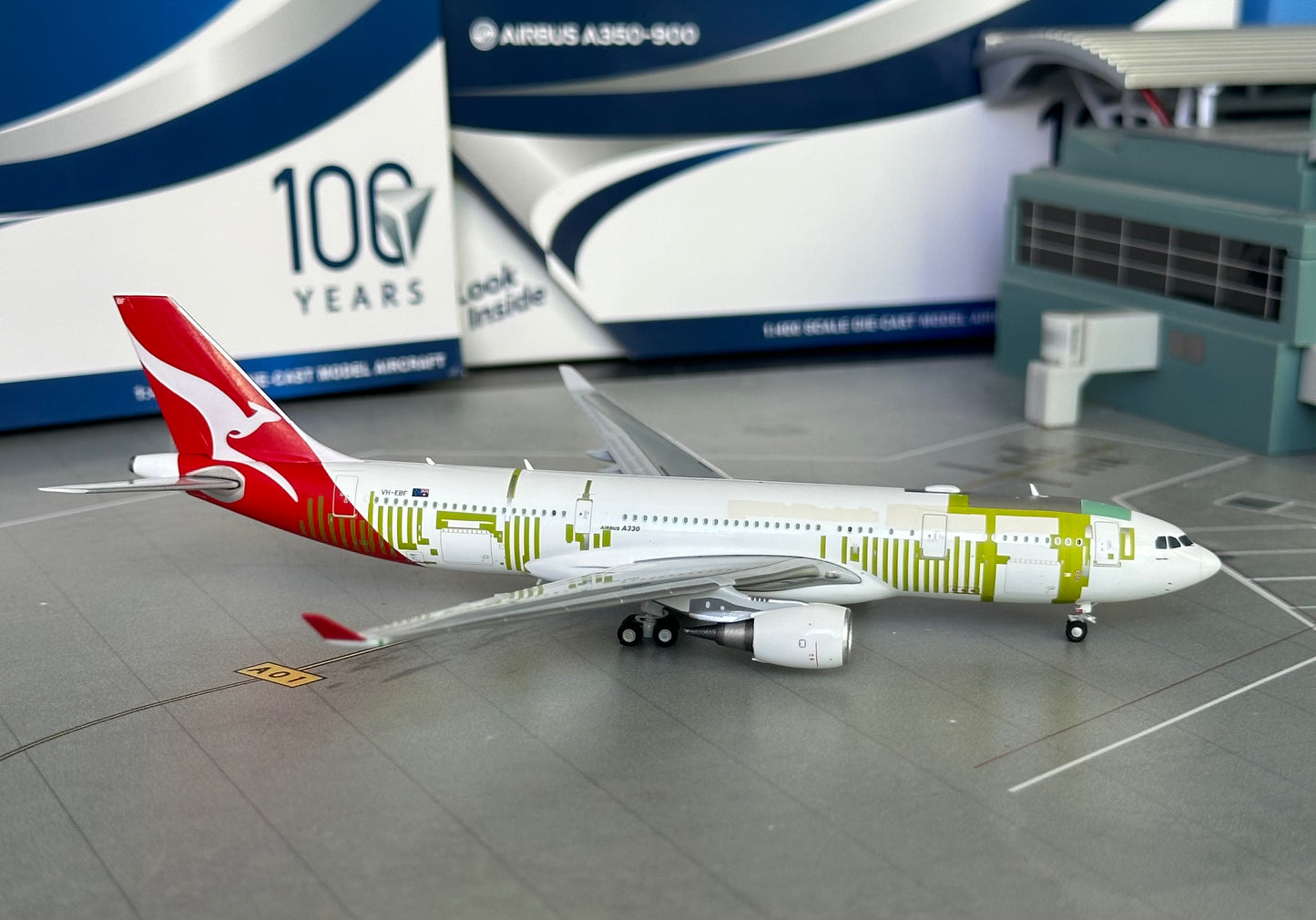 1:400 Qantas Frieght A330-200 Bare Metal JC Wings