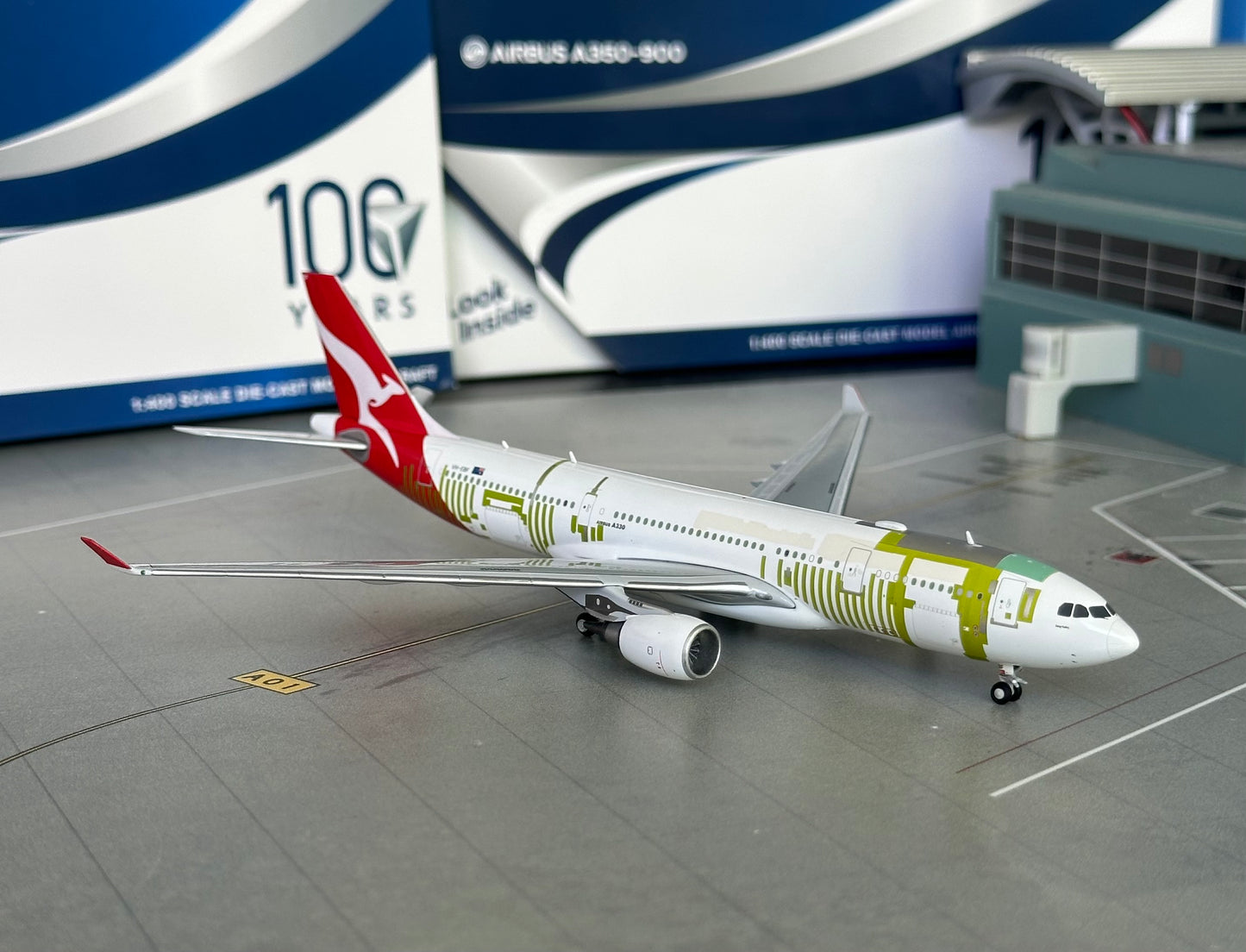 1:400 Qantas Frieght A330-200 Bare Metal JC Wings