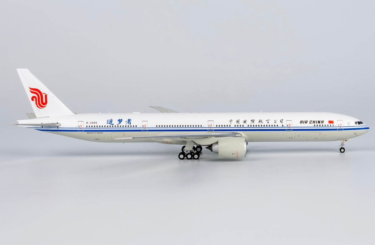 1:400 Air China B777-300ER B-2085 “Dream Pursuer” NG Models