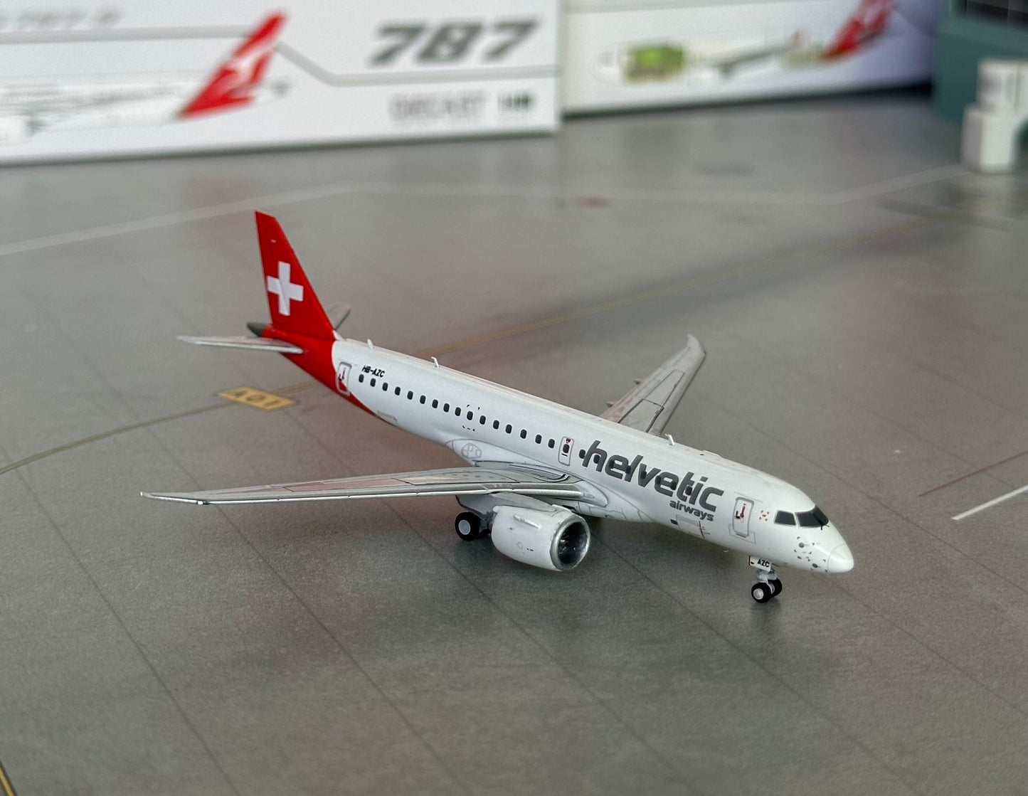 1:400 Helvetic Airways Embraer E190-E2 Gemini Jets