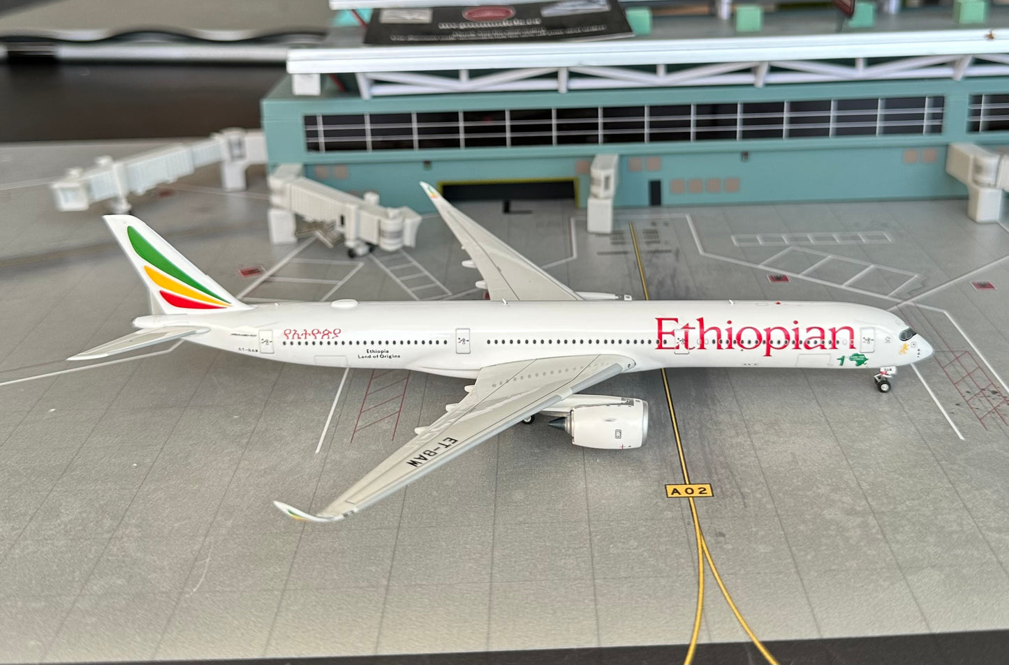 1:400 Ethiopian Airlines A350-1000 New magnetic detachable landing gear Aviation 400