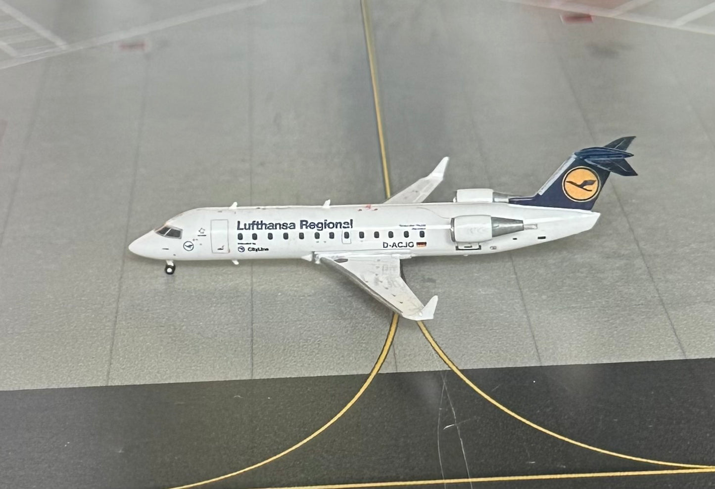 1:400 Lufthansa Regional CRJ-200 3D Design Deck