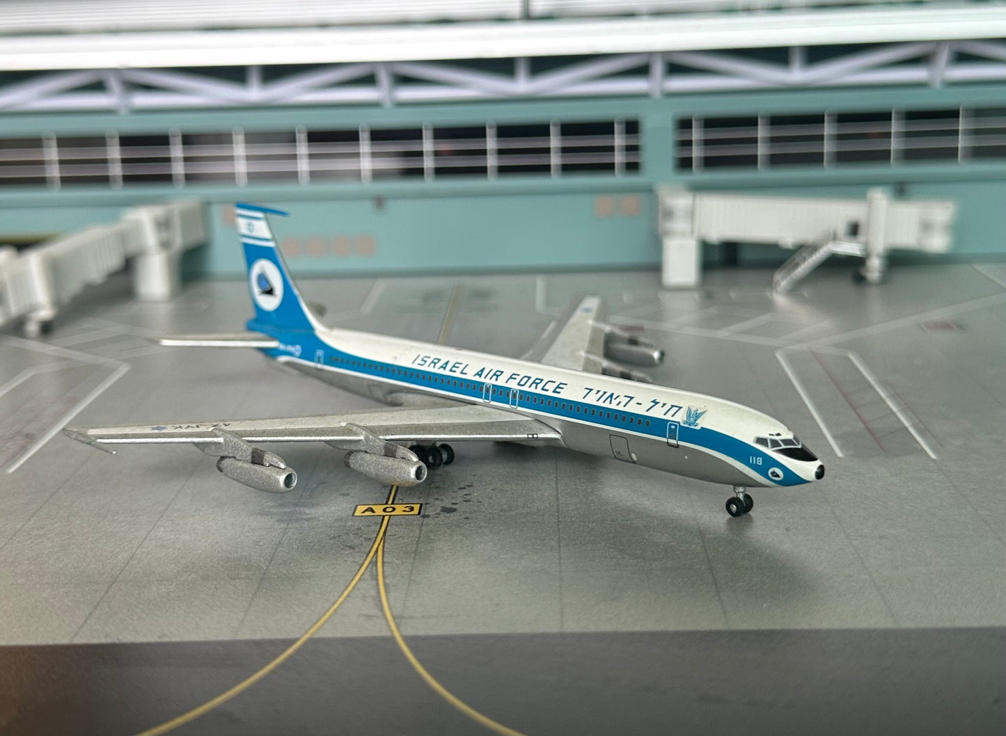 1:400 Israel Air Force B707-300 Aeroclassics