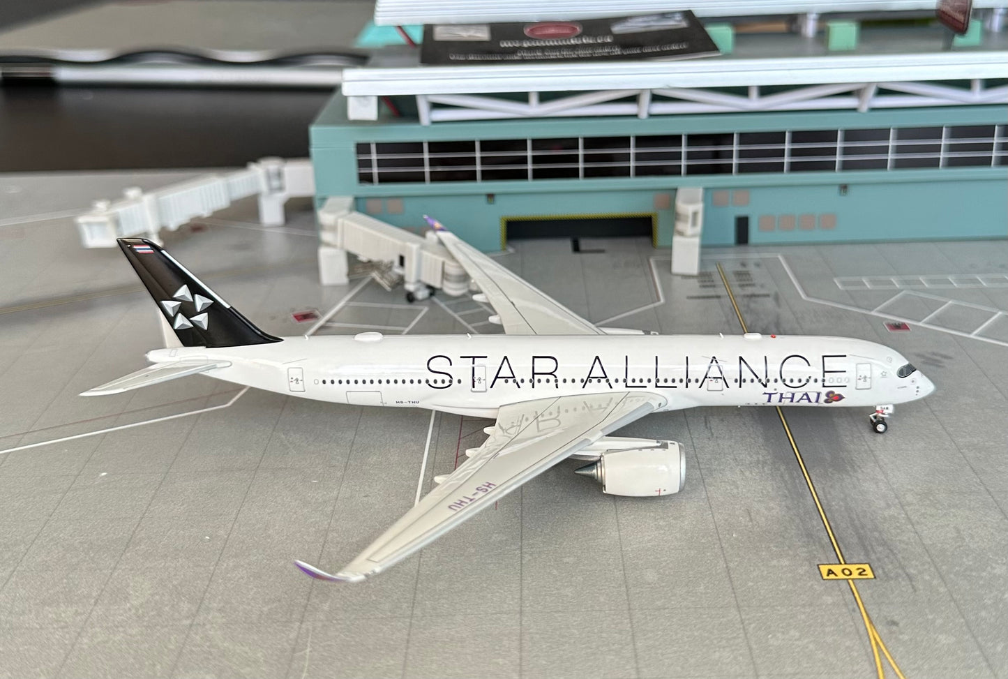 1:400 Thai Airways A350-900 “Star Alliance” detachable gear Aviation 400